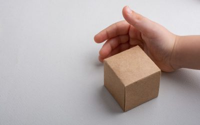 Porównanie opakowań z tektury litej i falistej